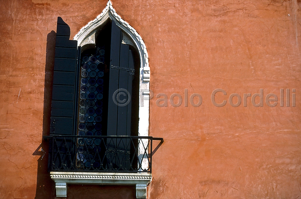 Byzantine Window, Venice, Veneto, Italy
 (cod:Venice 03)